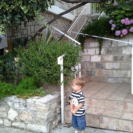 Apartmani Steni Sveti Stefan Ngoại thất bức ảnh