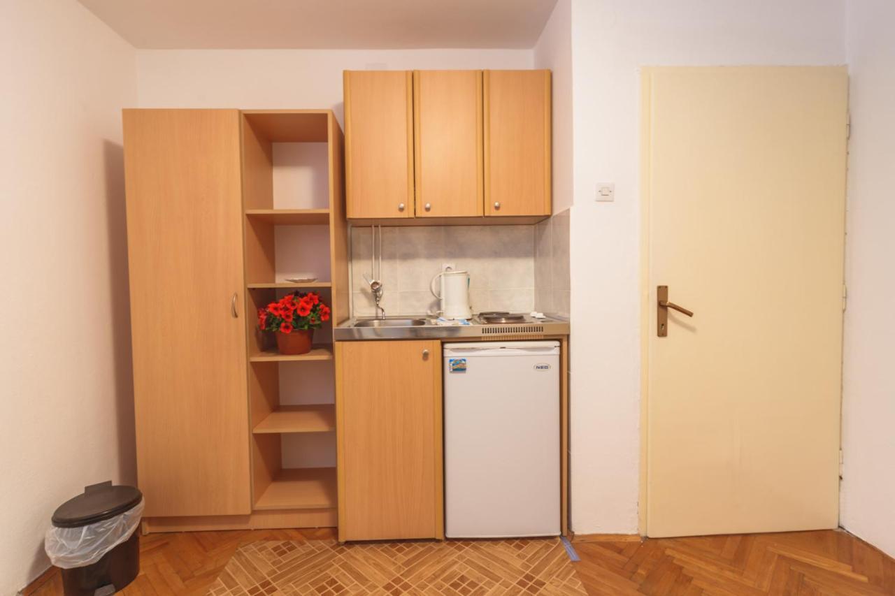 Apartmani Steni Sveti Stefan Ngoại thất bức ảnh