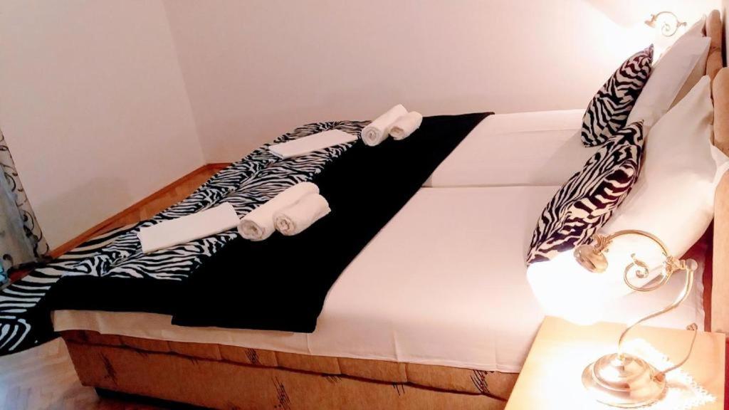 Apartmani Steni Sveti Stefan Ngoại thất bức ảnh