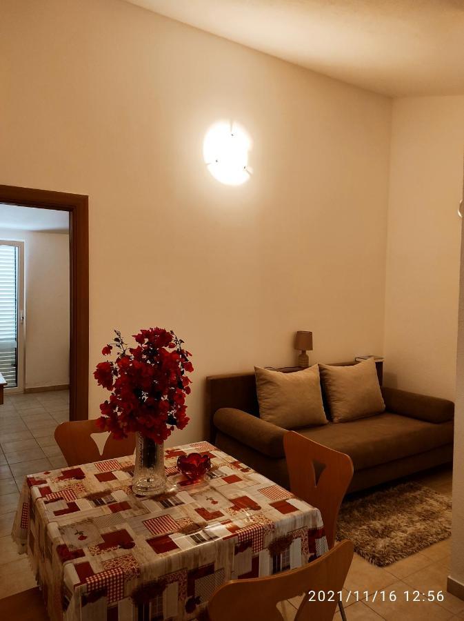 Apartmani Steni Sveti Stefan Ngoại thất bức ảnh