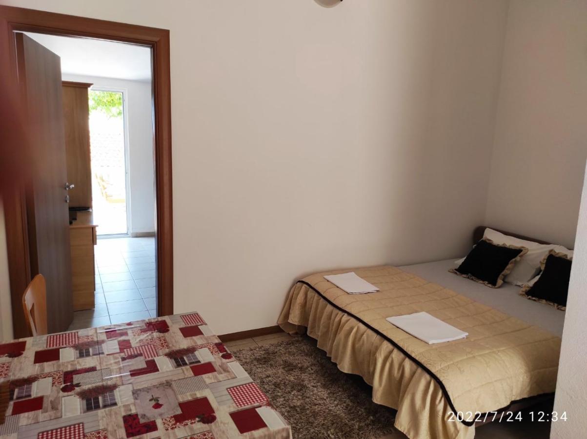 Apartmani Steni Sveti Stefan Ngoại thất bức ảnh
