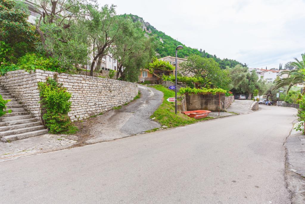 Apartmani Steni Sveti Stefan Ngoại thất bức ảnh
