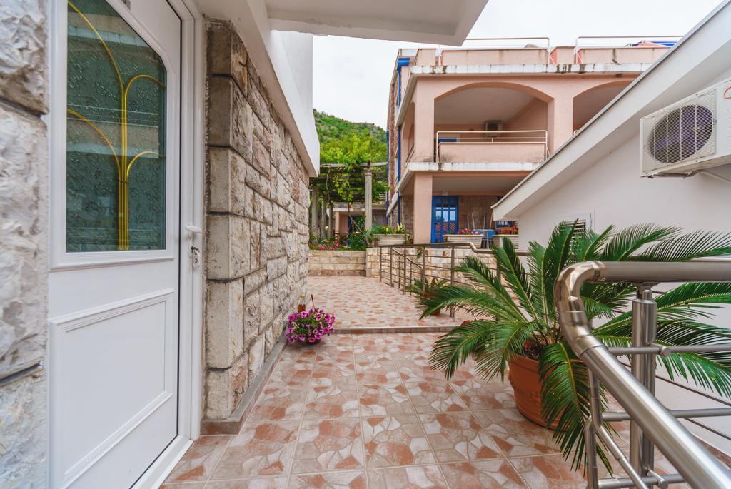 Apartmani Steni Sveti Stefan Ngoại thất bức ảnh