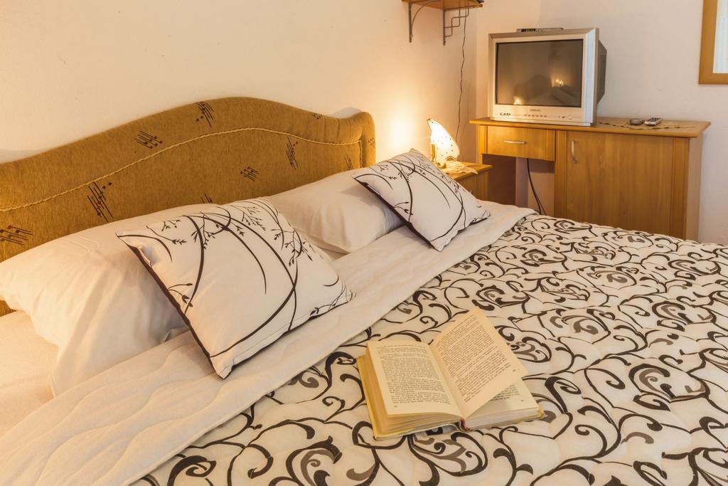 Apartmani Steni Sveti Stefan Ngoại thất bức ảnh