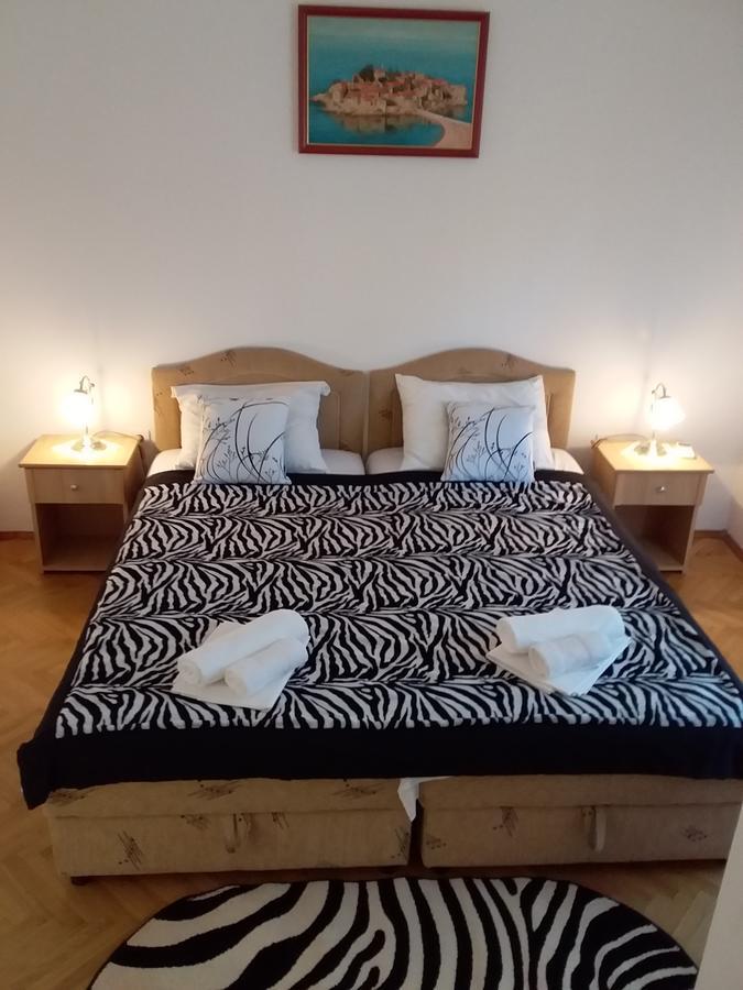 Apartmani Steni Sveti Stefan Ngoại thất bức ảnh